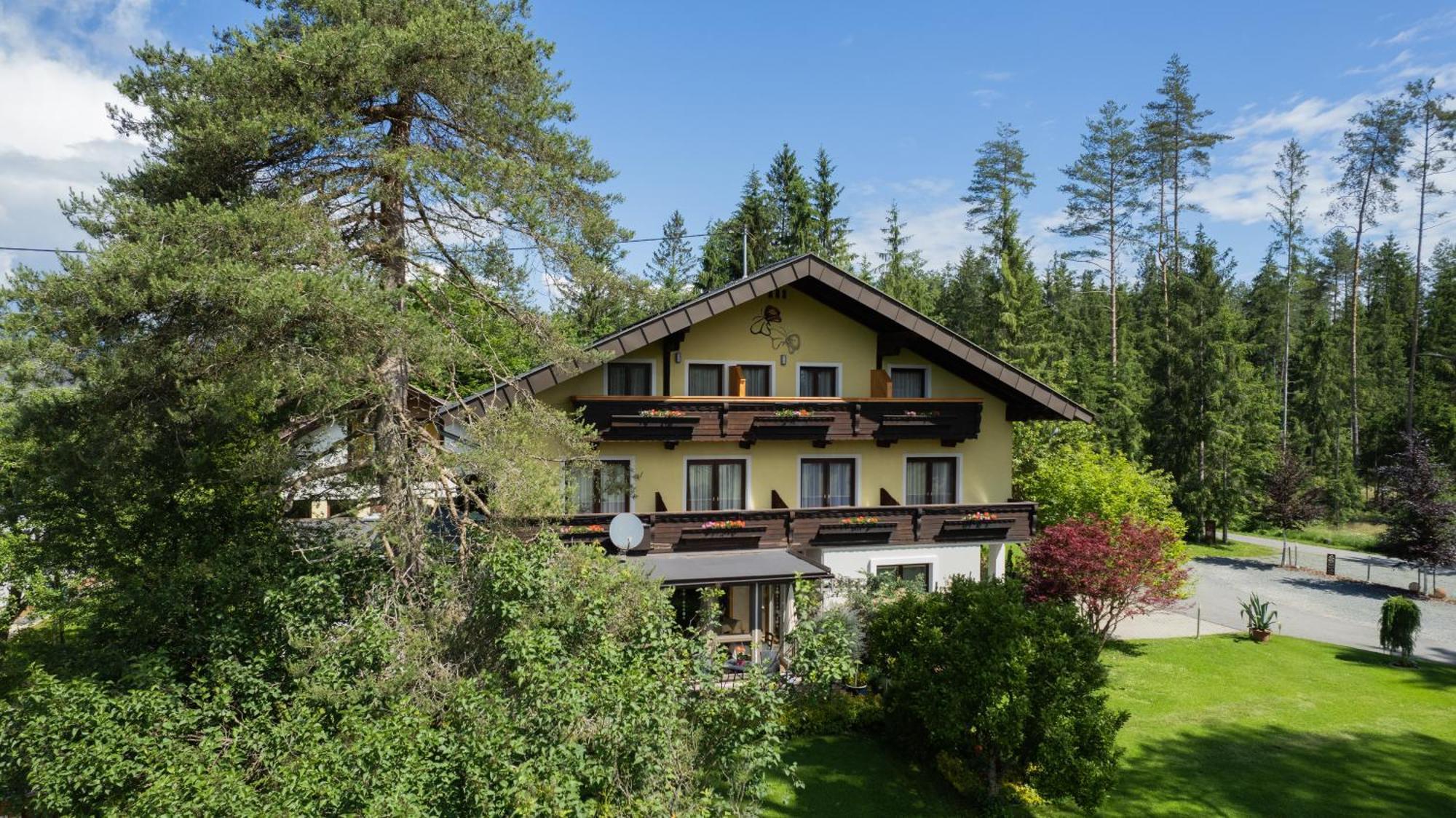Pension Fischinger Feldkirchen in Kärnten Exterior photo